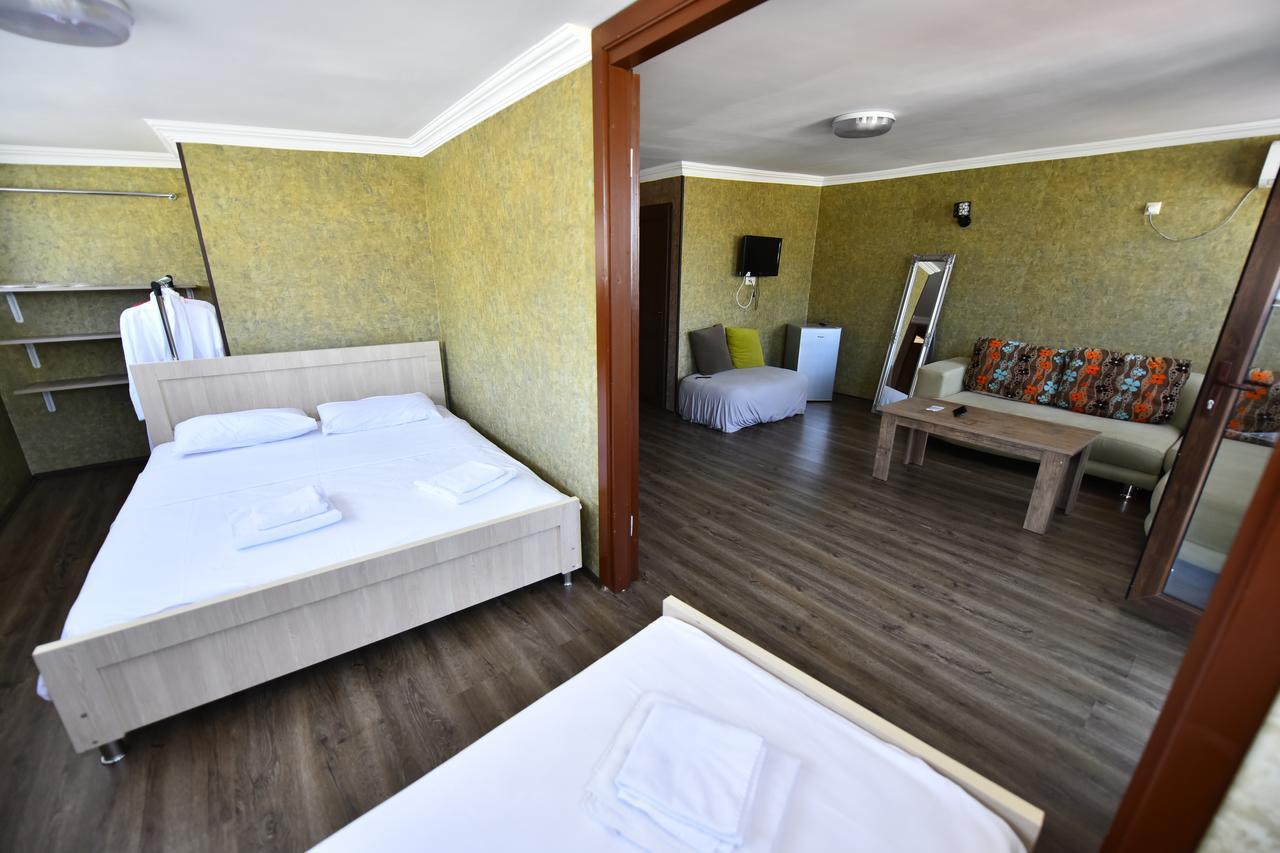 Hotel Phaliashvili Batumi Exterior photo