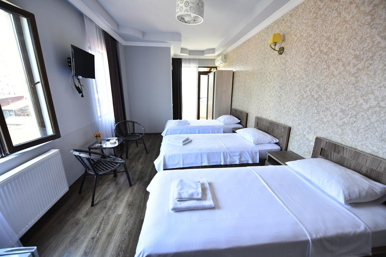 Hotel Phaliashvili Batumi Exterior photo