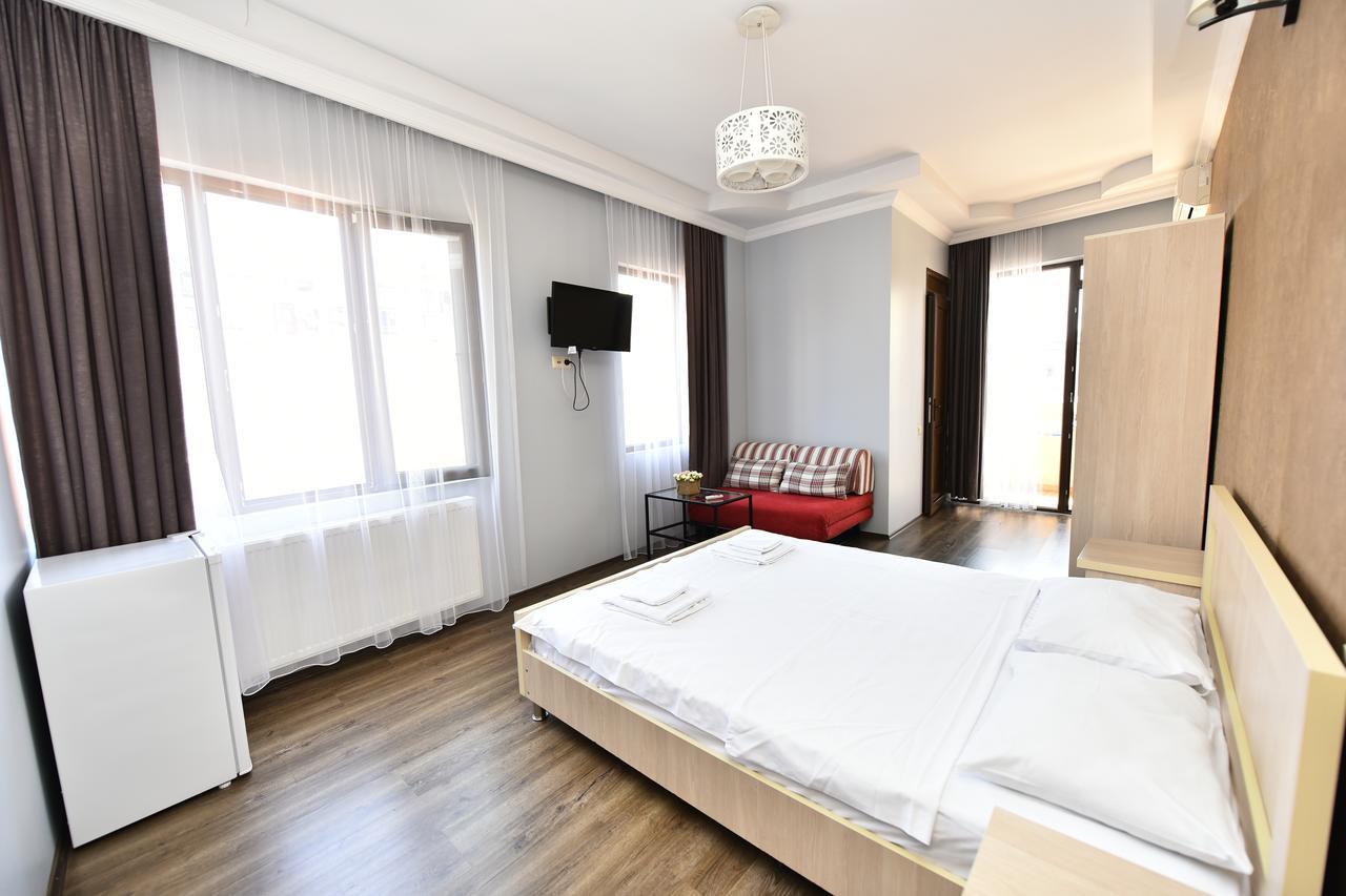 Hotel Phaliashvili Batumi Exterior photo